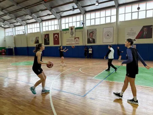Urla Spor’da hedef play off!
